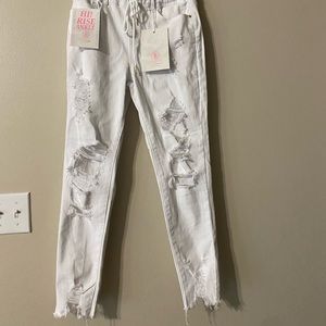 Elite white distressed jeans nwt